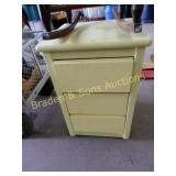 SMALL CHEST OF DRAWERS