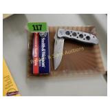 NEW SMITH AND WESSON 8" FOLDING POCKET KNIFE