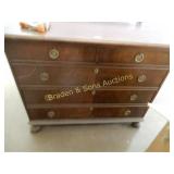 VINTAGE CHEST OF DRAWERS