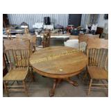 ANTIQUE TIGER OAK DINING TABLE WITH CLAW FEET &