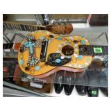 CONTEMPORARY METAL GUITAR WALL DECORATION