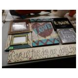 TABLE OF ASSTD WALL DECORATIONS, ETC