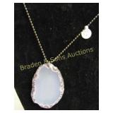 LADIES STERLING SILVER NECKLACE.