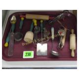 GROUP OF ASSORTED VINTAGE KITCHEN UTENSLIES