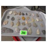 GROUP OF 30 NATIVE AMERICAN ARROWHEADS