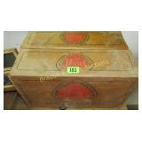 VINTAGE PEARL BEER BOX WITH BOTTLES