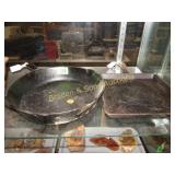 GROUP OF 2 VINTAGE WAGNER WARE FRYING PANS AND