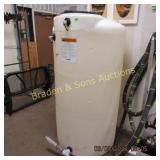 USED PLASTIC 300 GAL. WATER TANK