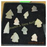 GROUP OF 10 NATIVE AMERICAN POINTS AND ARTIFACTS