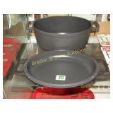 NEW CAST IRON DUTCH OVEN