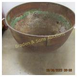 ANTIQUE CAST IRON KETTLE/PLANTER.  HOLE HAS BEEN