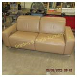 CONTEMPORARY ELECTRIC SOFA IN EXCELLENT CONDITION