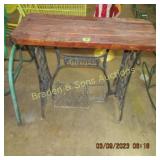 ANTIQUE SINGER SEWING MACHINE BASE WITH WOODEN