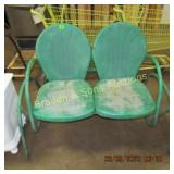 VINTAGE TWO PERSON METAL PATIO GLIDER