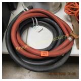 LARGE QTY OF RUBBER SPRAY HOSE.
