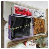 GROUP OF 4 PAIRS OF NEW LADIES SHOES.