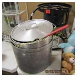 OUTDOOR PROPANE COOKER WITH 2 POTS.