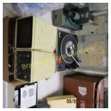 VINTAGE EMERSON PORTABLE RECORD PLAYER