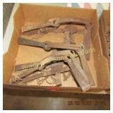 BOX OF ASSTD TRAPS