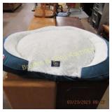 LIKE NEW LARGE DOG BED