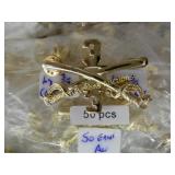GROUP OF 300 CAVALRY CREST PINS