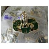 GROUP OF 400 MILITARY CREST PINS