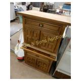 GROUP OF 2 CONTEMPORARY NIGHT STANDS