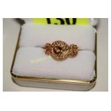 LADIES STERLING SILVER AND GEMSTONE RING.