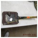 VINTAGE GERMAN SURVIVAL SHOVEL
