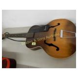 VINTAGE HARMONY GUITAR