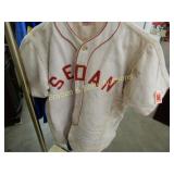 VINTAGE BASEBALL JERSEY