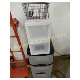 GROUP OF STORAGE CONTAINERS