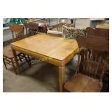 CONTEMPORARY DINING TABLE WITH 4 CHAIRS