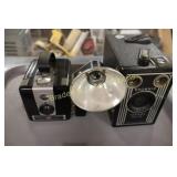 GROUP OF 2 VINTAGE BROWNIE CAMERAS