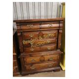 CONTEMPORARY CHEST OF DRAWERS.