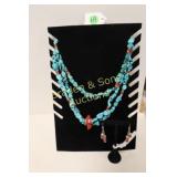 LADIES MAGNESITE AND CORAL NECKLACE AND