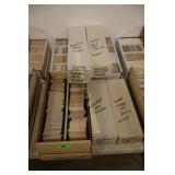 GROUP OF VINTAGE BASKETBALL CARDS.