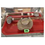 GROUP OF NATIVE AMERICAN ARTIFACTS.