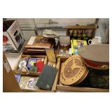 GROUP OF ASSTD MILITARY COLLECTIBLES.