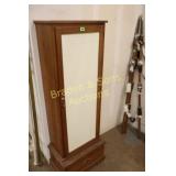 VINTAGE GUN CABINET. NO KEY.