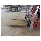 USED QUICK RELEASE TRACTOR/SKID STEER FORKS