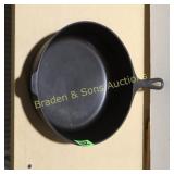 ANTIQUE WAGNER WARE #8 SKILLET