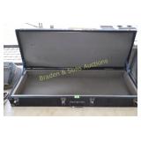 PORTABLE STORAGE TRUNK.