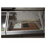 TABLE TOP 34" X 22" ALUMINUM DISPLAY CASE.