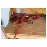 GROUP OF 4 CHAIN BOOMERS.