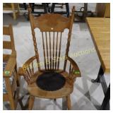 ANTIQUE ROCKING CHAIR.