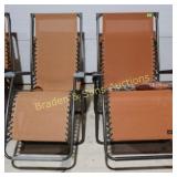 GROUP OF 2 FOLDING PATIO CHAIRS.
