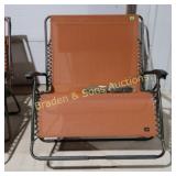 USED LIKE NEW FOLDING PATIO CHAIR.