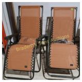 GROUP OF 2 FOLDING PATIO CHAIRS.