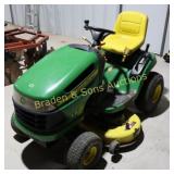 USED JOHN DEERE LA125 RUDUBG LAWN MOWER